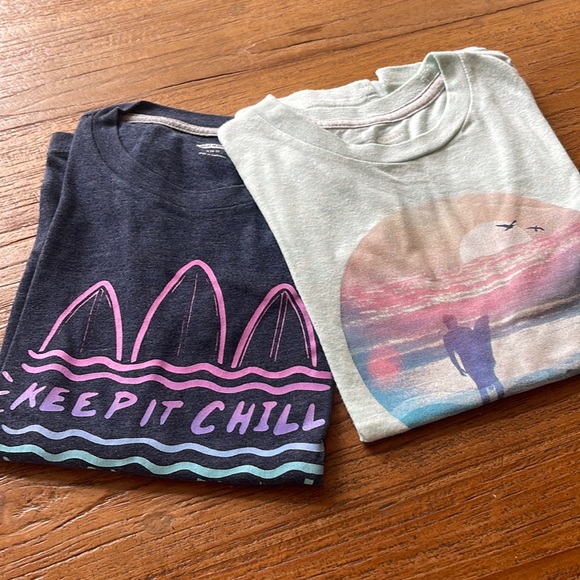 Summer vibes bundle! Two ON tees - Picture 1 of 5